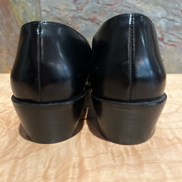 Pure Navy Brand, high end shoe,9.5, patent and buttery black leather, adj buckle - Picture 9 of 14